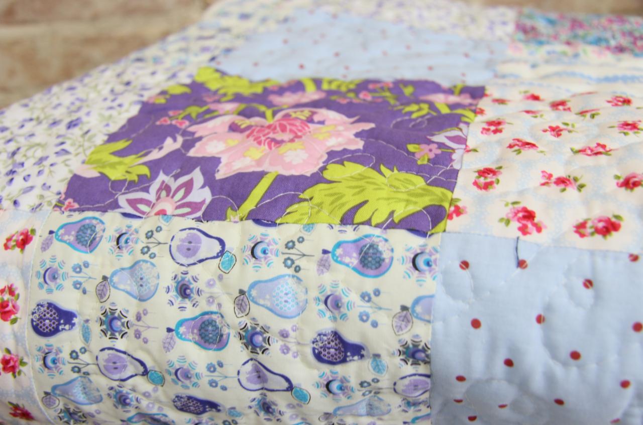 patchwork-quilt lawendowy