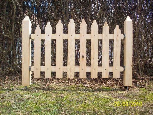 Płotek ogrodowy drewniany typu STONOGA