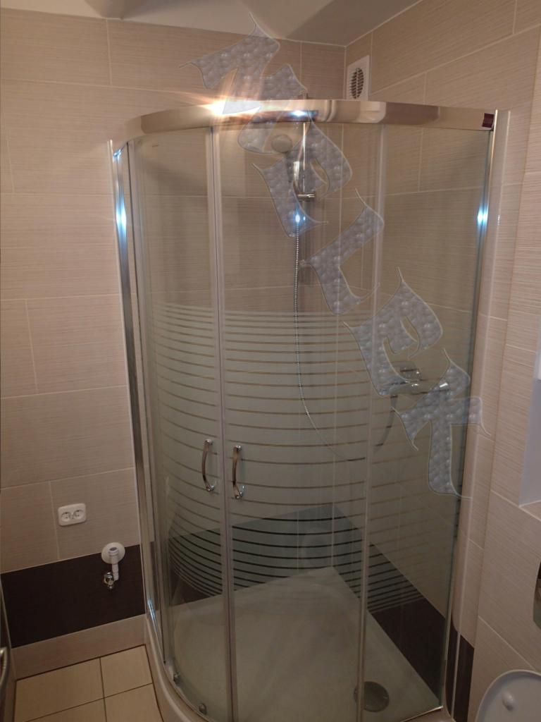 układanie glazury, terakoty , gresu