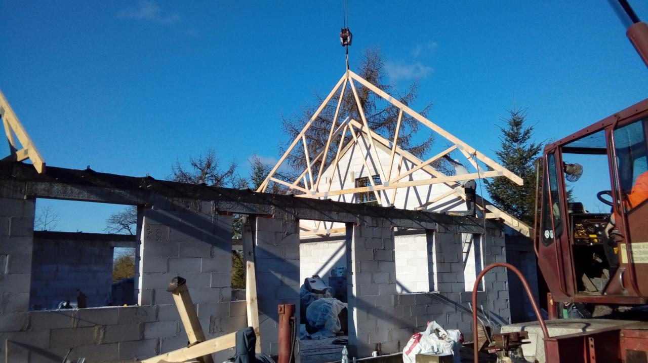 mocowanie wiązarów - dach dwuspadowy