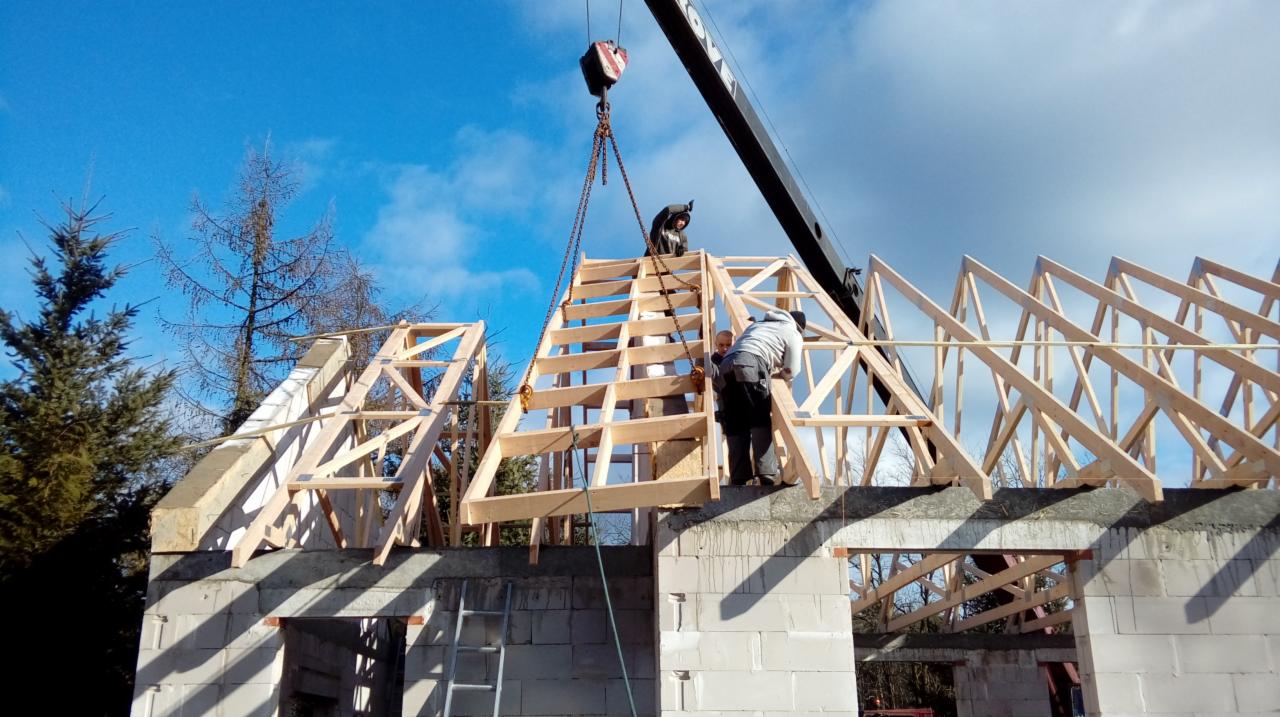 montaż wysuwnicy do ściany szczytowej