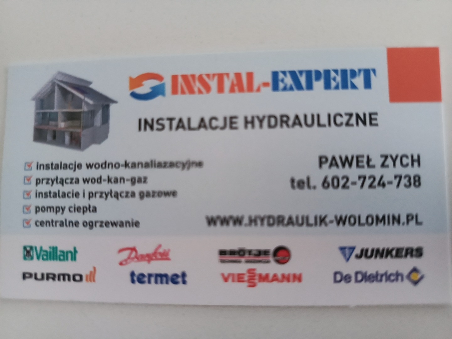Wizytówka firmy Instal-Expert z Wołomina, oferującej instalacje hydrauliczne, wod-kan-gaz, gazowe, pompy ciepła i centralne ogrzewanie. Kontakt: Paweł Zych, tel. 602-724-738.