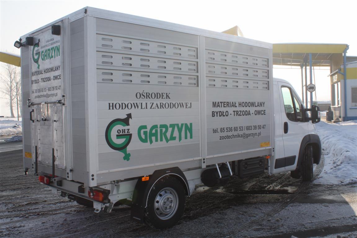 Specjalistyczna zabudowa do przewozu żywych zwierząt na aucie dostawczym do 3,5T