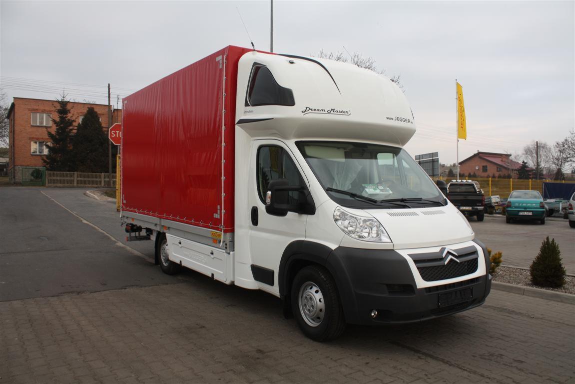 Zabudowy skrzyniowe na autach dostawczych 10EP