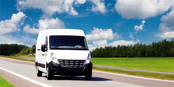 przewóz osób ,transport bagaży ,towarów małogabarytowych,rzeczy.