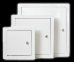 Trzy białe, metalowe ramki wnękowe o różnych rozmiarach, każda z zamkiem, ustawione jedna za drugą, widoczne pod lekkim kątem.