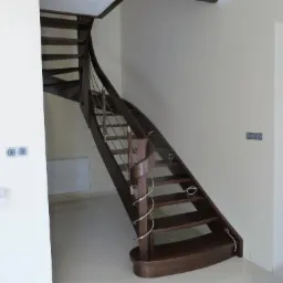 Podłogi drewniane - panelowe , drzwi , schody drewniane , boazerij