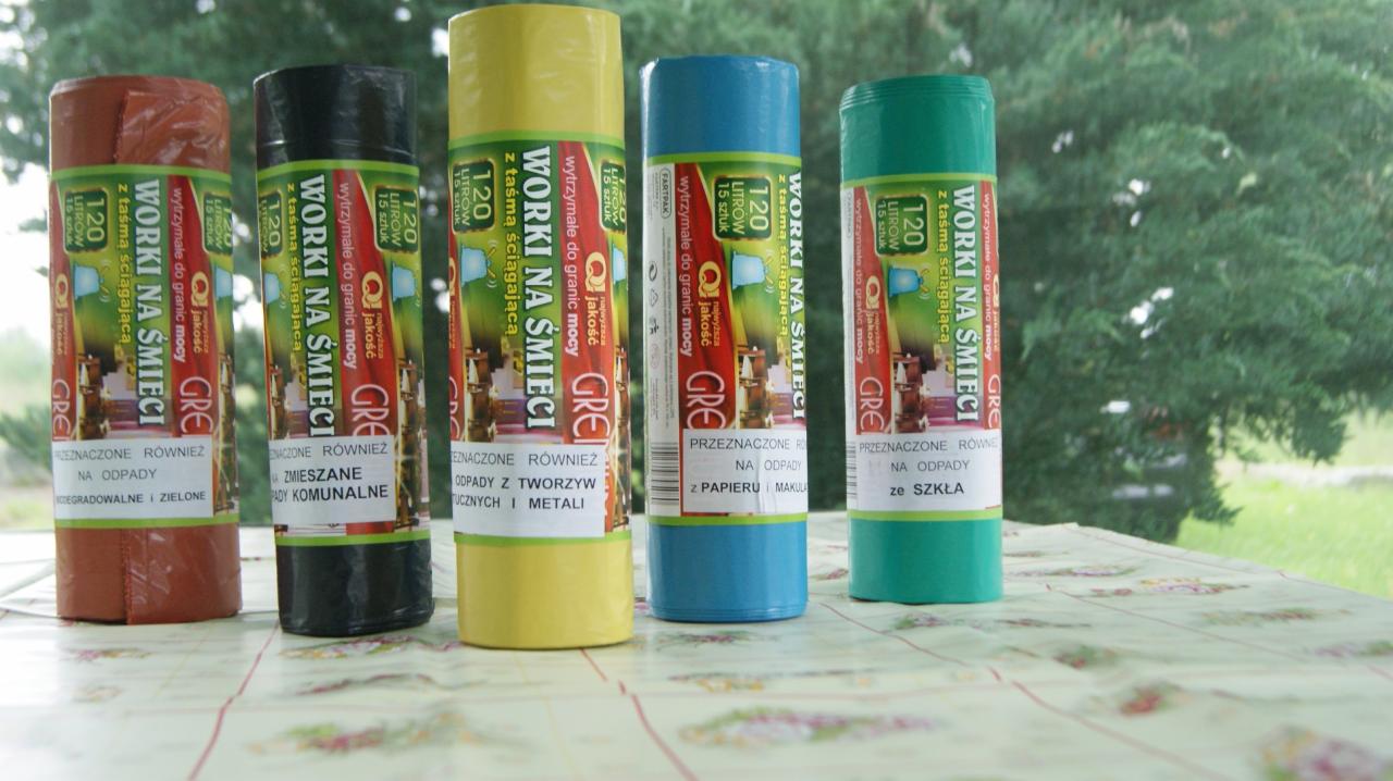 Worki na śmieci 120 l z taśmą do segregacji i pakowania