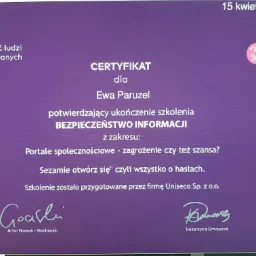 Skan certyfikatu ukończenia szkolenia z bezpieczeństwa informacji dla Ewy Paruzel, wydany 15 kwietnia 2021 roku, z logiem ANG i podpisami Artura Nowaka-Gocławskiego i Katarzyny Dmowskiej.