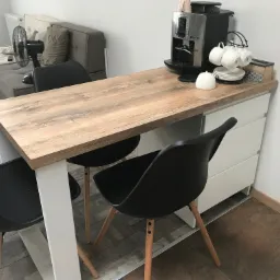 Zestaw mebli kuchennych z frontami mdf lakier mat, blat HPL, akcesoria BLUM.