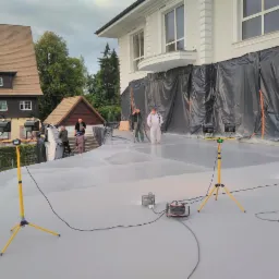 Natrysk powłoki ochronnej-polimocznikowej na tarasie