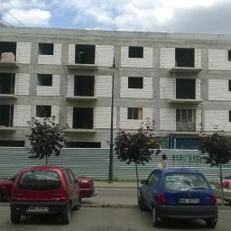 Budynek usługowo-mieszkalny Lecha Falandysza Radzymin, trzy bloki. 