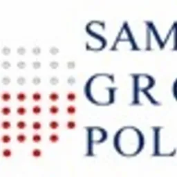 Logo SAM-POS GROUP POLAND przedstawiające kontur Polski utworzony z kropek w barwach narodowych: białe kropki u góry i czerwone u dołu.