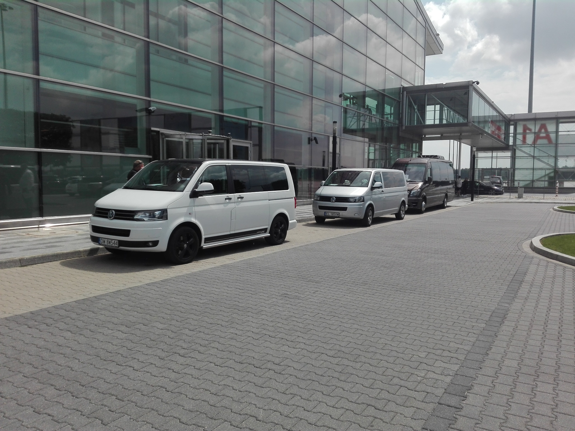 Wynajem busa z kierowcą Warszawa & Łódź