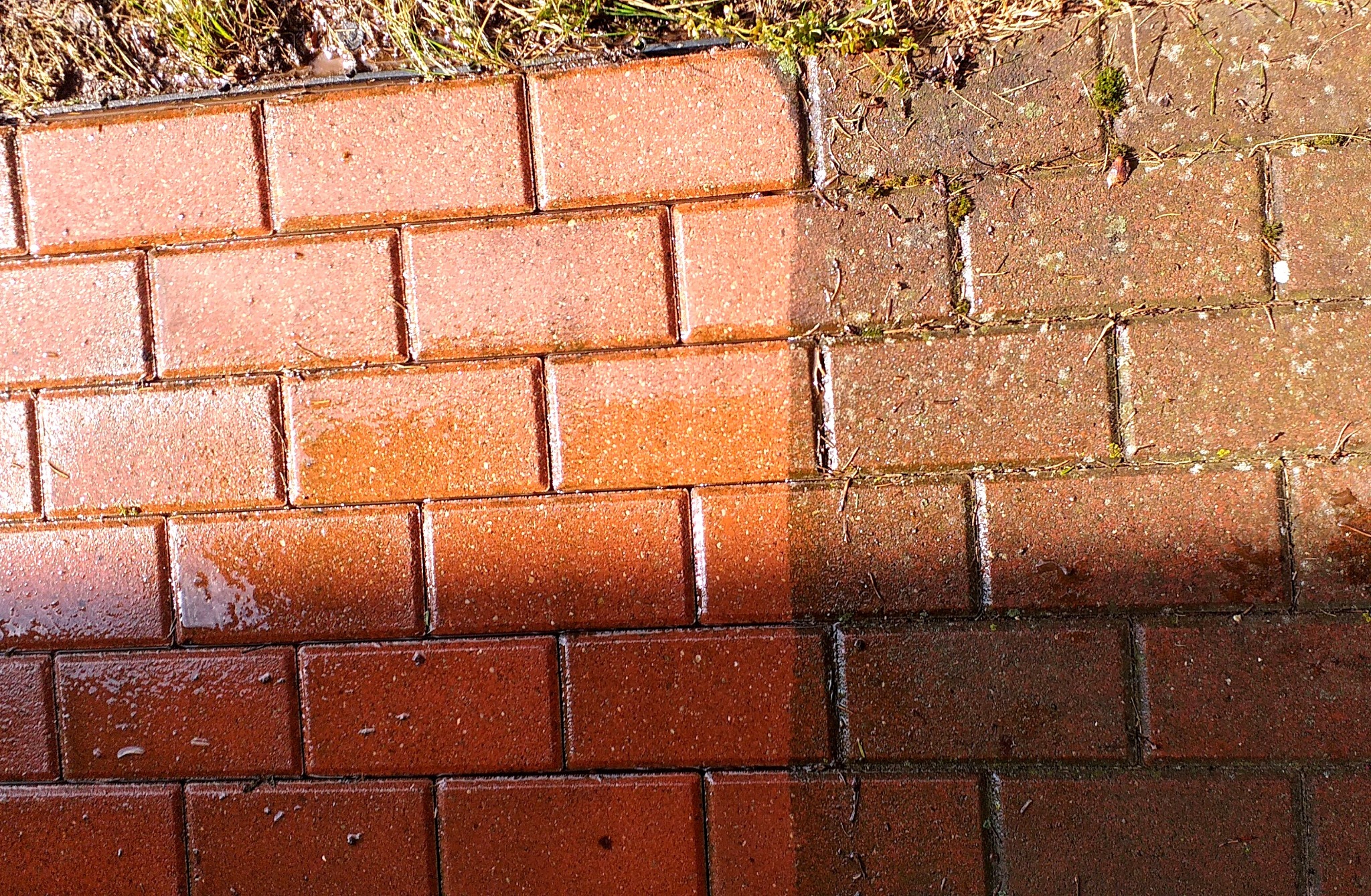 Mycie kostki. Warto się nad tym zastanowić wiosną.