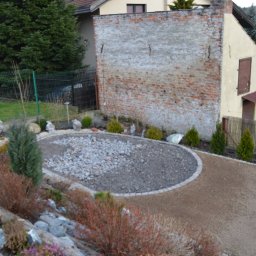 Wykonanie miejsca pod basen z kamienia naturalnego