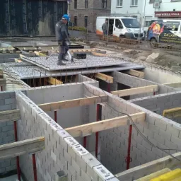 Apartamentowiec -budowa do stanu surowego