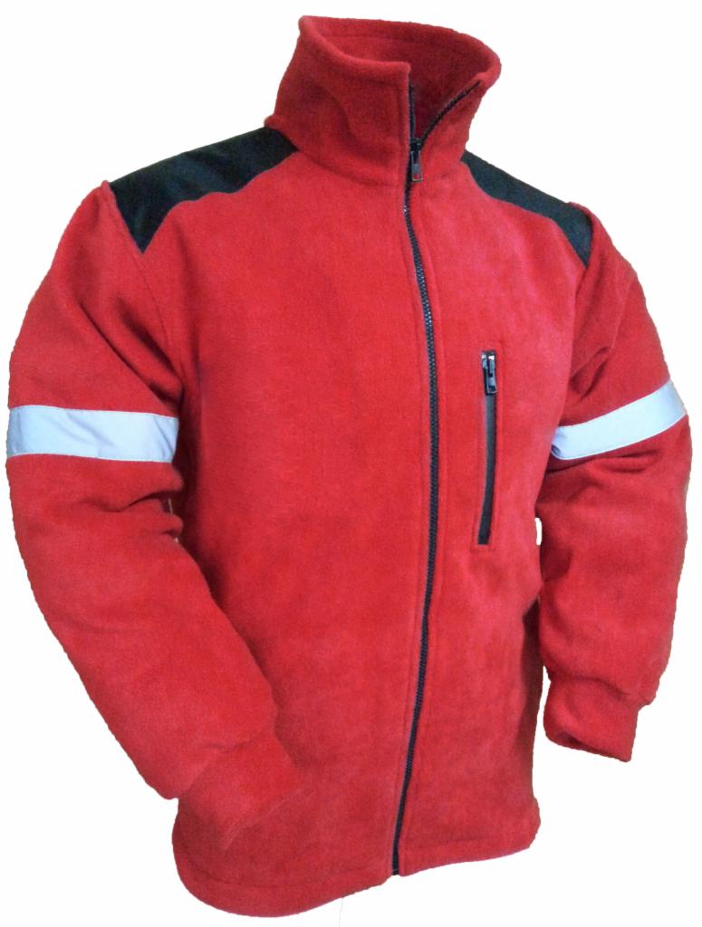 Czerwona bluza polarowa z czarnymi wzmocnieniami na ramionach i odblaskowymi paskami na rękawach, zapinana na zamek błyskawiczny, widoczna kieszeń na piersi również z zamkiem.