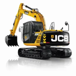 Żółto-czarna koparka gąsienicowa JCB JS 130 na białym tle z odbiciem, widok z boku.