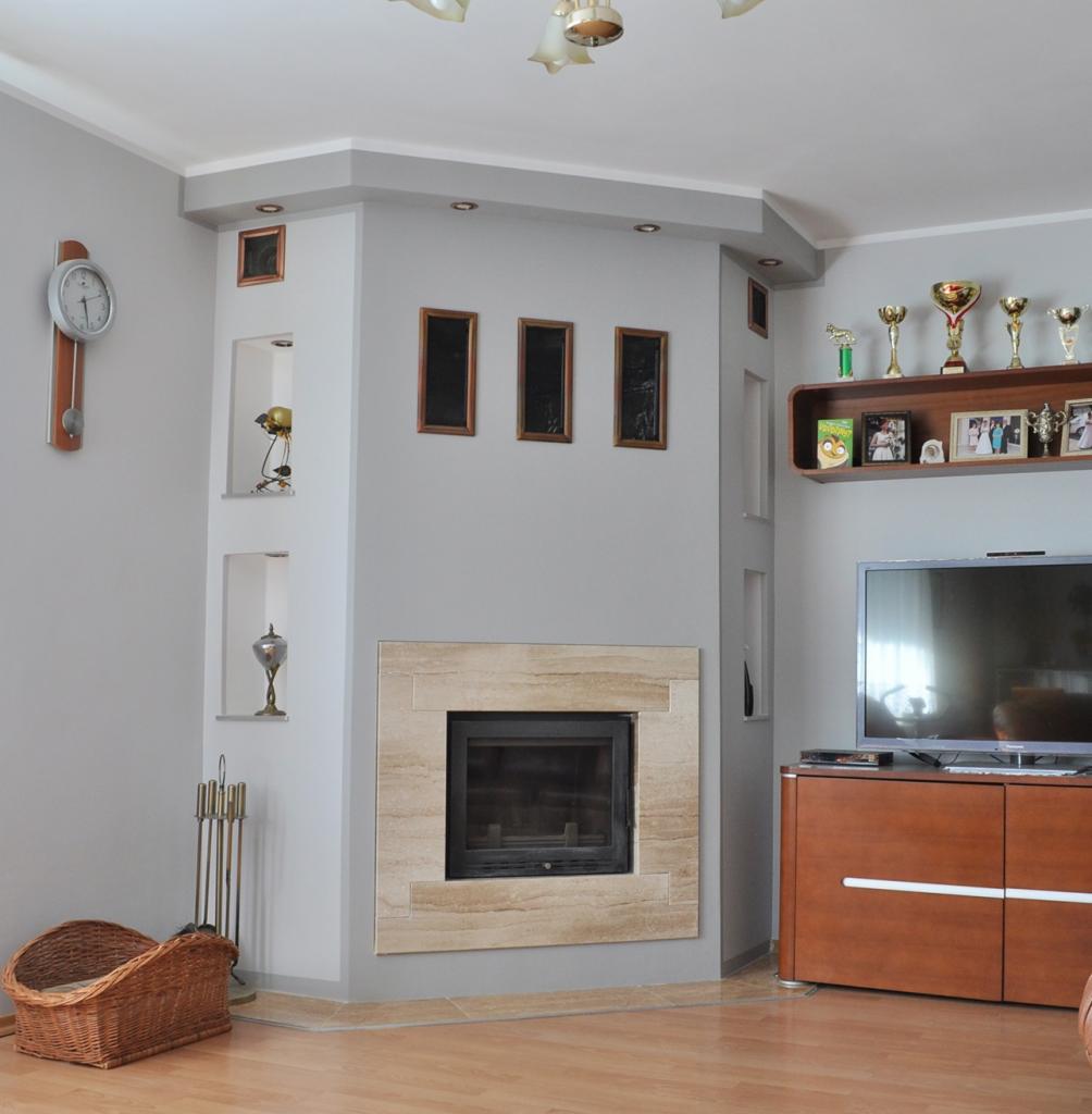 Kominek narożny z oświetleniem