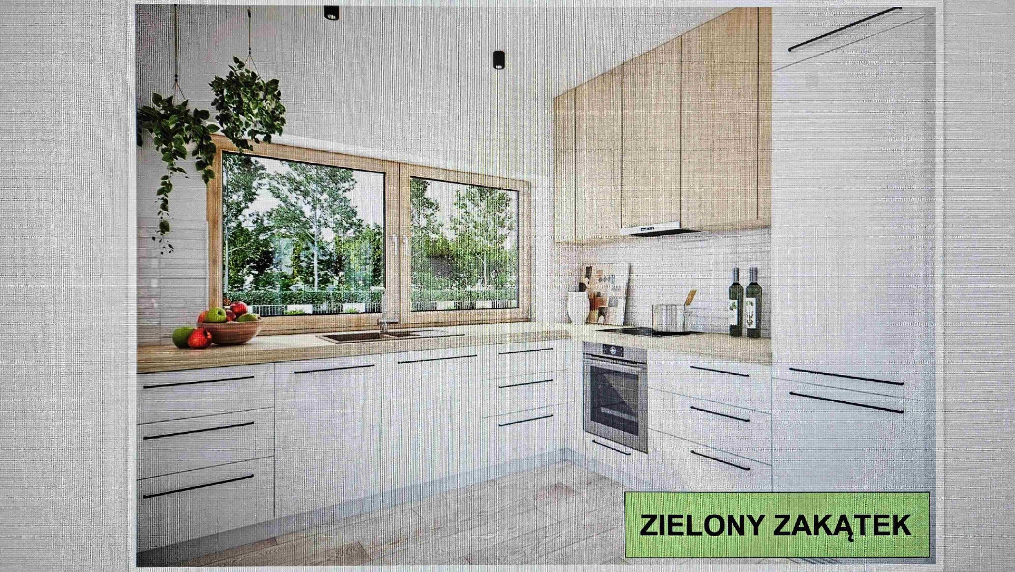 Jasna kuchnia z białymi szafkami, drewnianymi blatami i widokiem na zieleń za oknem, uzupełniona roślinami doniczkowymi i misą z owocami.