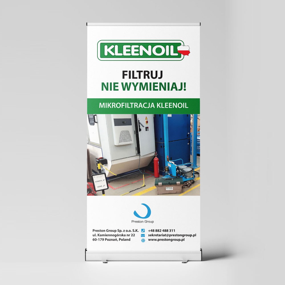 Roll-up reklamowy firmy Kleenoil prezentujący mikrofiltrację oleju, z widocznymi urządzeniami do filtracji i informacjami kontaktowymi Preston Group.