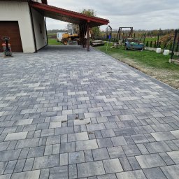 Układanie kostki brukowej Udanin 2