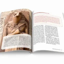 Ilustracja z książki przedstawiająca starożytny egipski posąg boga z głową sokoła, z tekstem opisującym religijne aspekty historii Izraela i Egiptu.