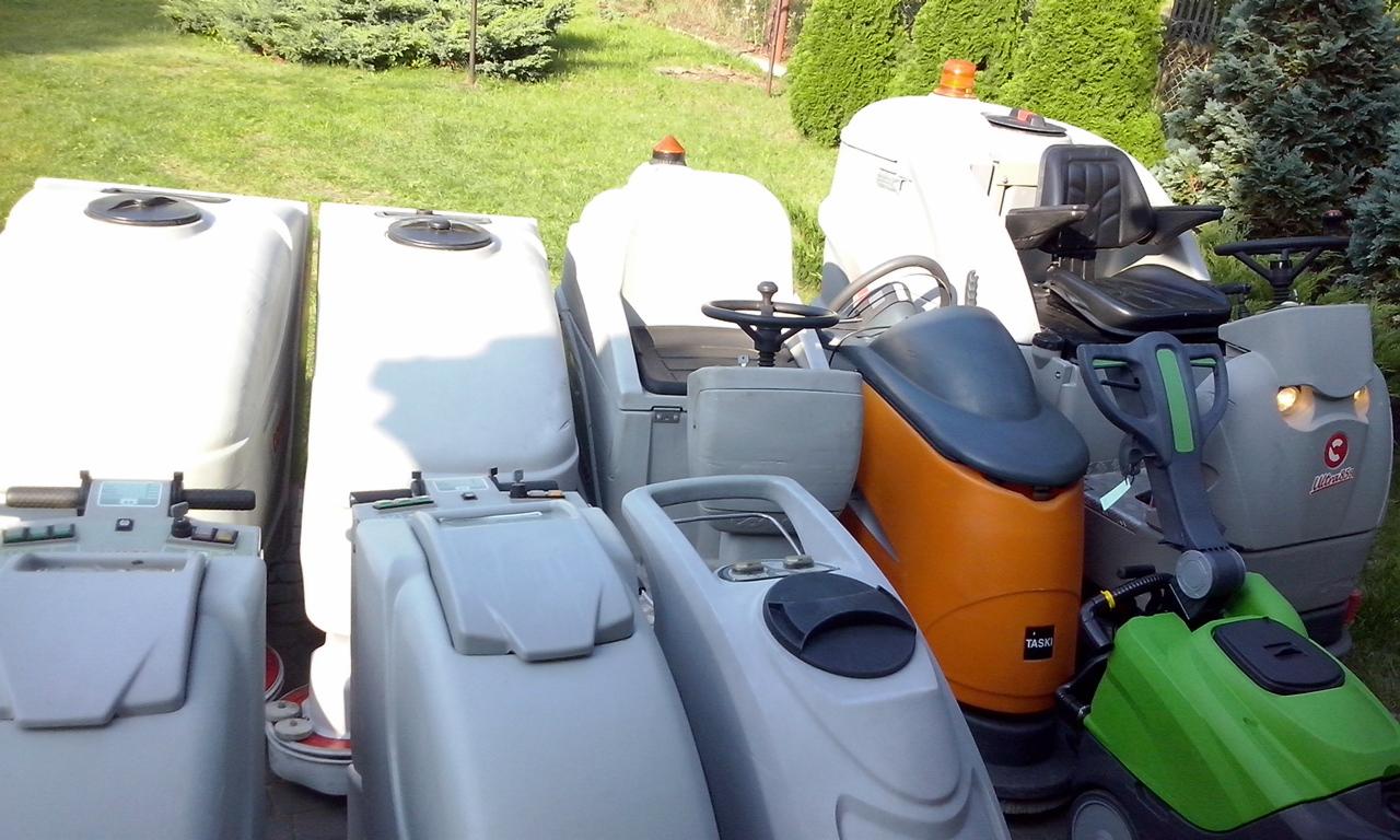 Comac Omnia 32b wypożycze szorowarke maszyne sprzątającą automat myjący posadzki