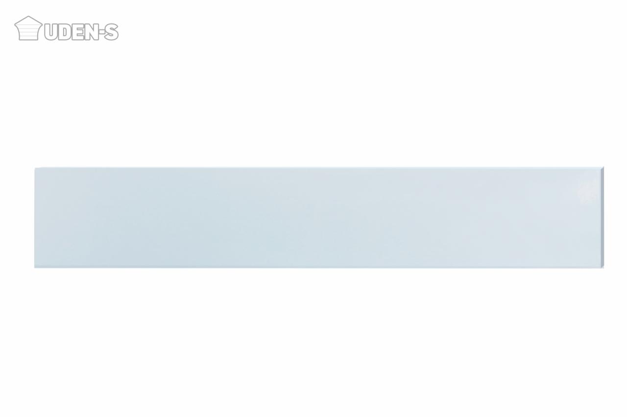 Biały panel grzewczy UDEN-S o minimalistycznym designie, widoczny na białym tle. Panel ma prostokątny kształt i gładką powierzchnię.