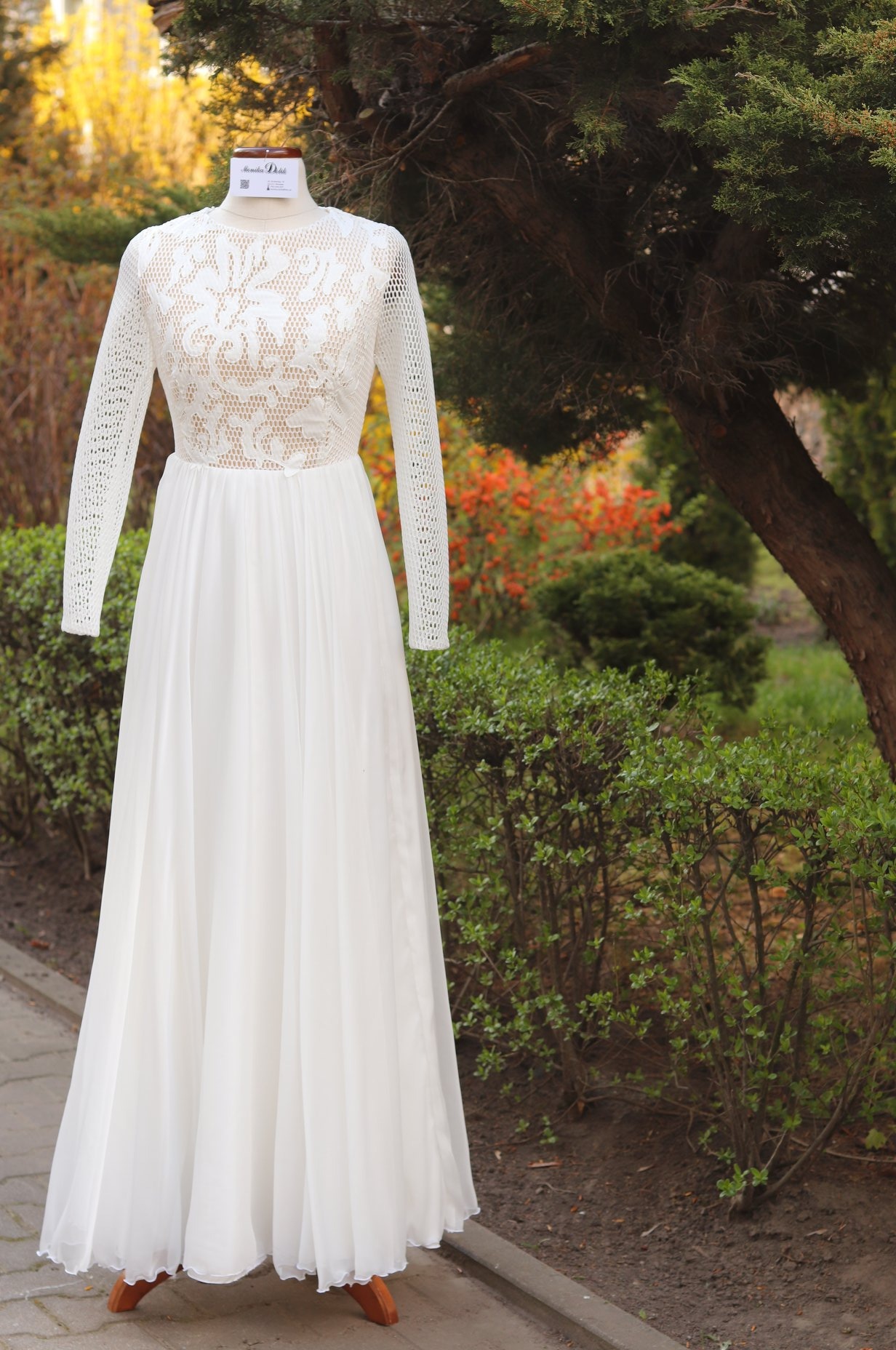 Szycie sukien ślubnych. Projekt własny.