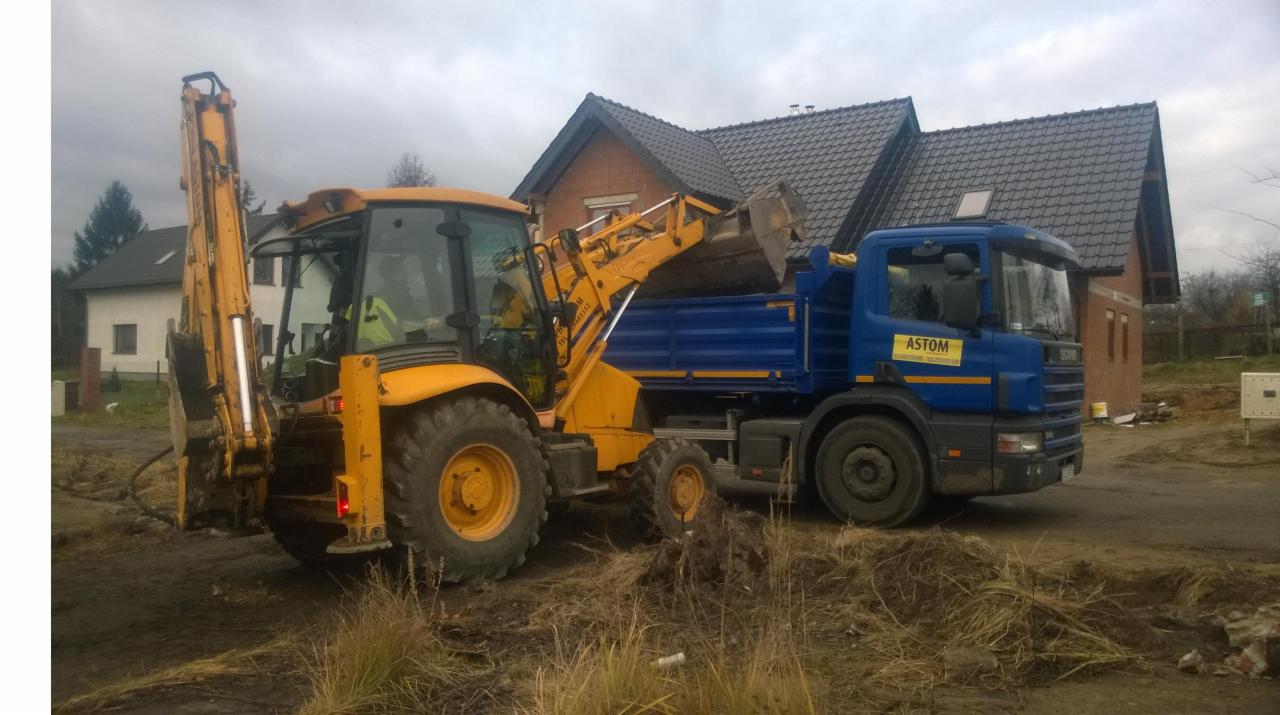 Usługi koparko-ładowarką i minikoparką