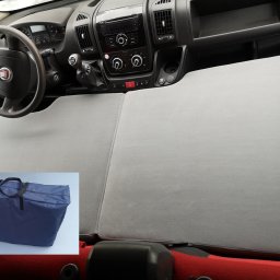 Dedykowane łóżko do aut:

- Fiat Ducato

- Citroen Jumper

- Peugeot Boxer

Rozkładane na przednie fotele samochodów dostawczych. Idealnie dopasowane do deski rozdzielczej, skrojone na wymiar, maksymalnie szerokie i długie.