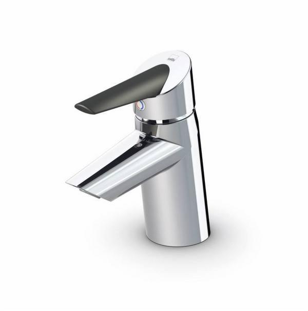 Bateria umywalkowa Oras Optima 2710F w kolorze chromu z czarnym uchwytem, widok z boku na białym tle.