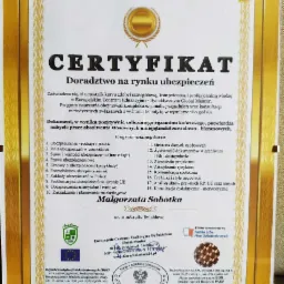 Skan certyfikatu ukończenia kursu 'Doradztwo na rynku ubezpieczeń', wydanego przez Europejskie Centrum Edukacyjno-Dydaktyczne Global Mentor, z listą zagadnień programowych i danymi rejestracyjnymi...