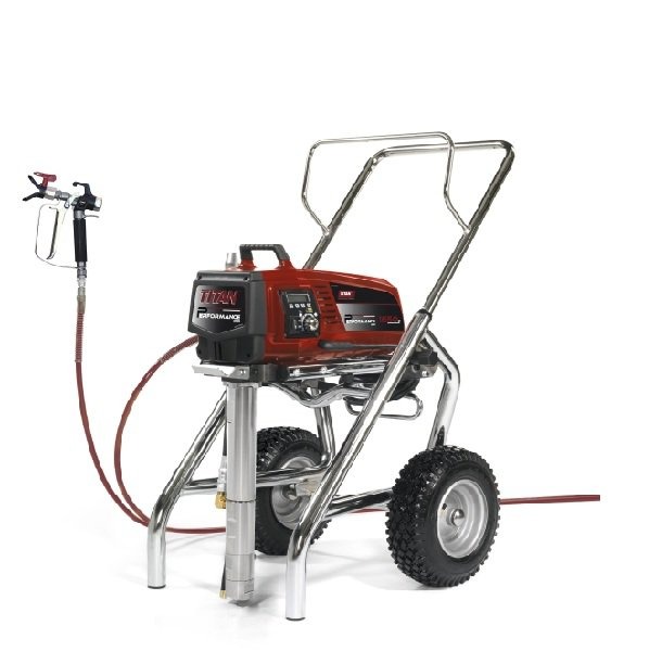 Profesjonalny, mobilny agregat malarski Titan Performance z pistoletem natryskowym, widoczny na białym tle.