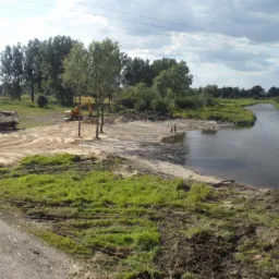 Czyszczenie plaży w Brzeżnie.