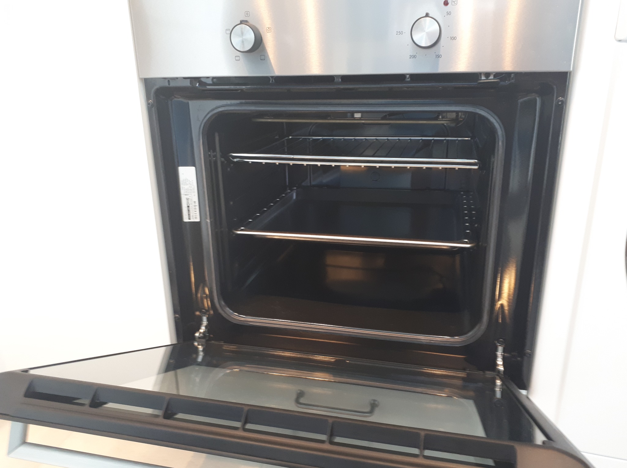 Mycie piekarnika, sprzątanie mieszkania