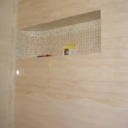 Układanie płytek ceramicznych