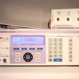 Kalibrator testerów instalacji elektrycznych / bezpieczeństwa sprzętu elektrycznego 3200A firmy Transmille