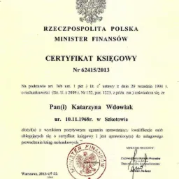 Skan Certyfikatu Księgowego wydanego przez Ministra Finansów Rzeczypospolitej Polskiej, dokument z pieczęcią i podpisem.
