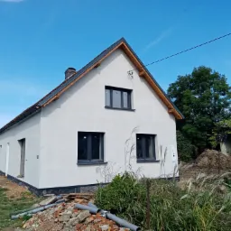 Ocieplenie fasada styropian+klej z siada kakowanie I gruntowanie gruntem z kwarcem