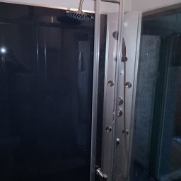Montaz kabiny prysznicowej wolnostojacej z chdro masazem