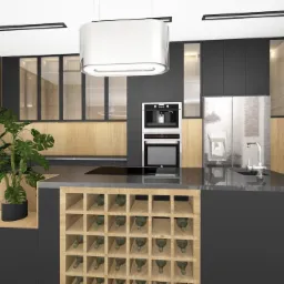 Wizualizacja nowoczesnej kuchni z czarnymi szafkami, drewnianymi akcentami i wyspą z półkami na wino, oświetlona podłużnymi lampami sufitowymi, z rośliną doniczkową i abstrakcyjnym obrazem na ścianie.