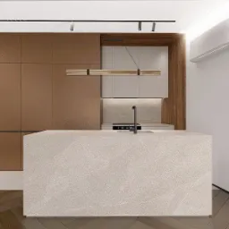 Nowoczesna kuchnia z wyspą z kamienia, oświetleniem punktowym i drewnianymi akcentami. Minimalistyczny design z klimatyzacją na ścianie.