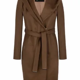 Brązowy, wełniany płaszcz damski z kapturem i wiązaniem w pasie, widoczna metka marki Paolo Moretti.