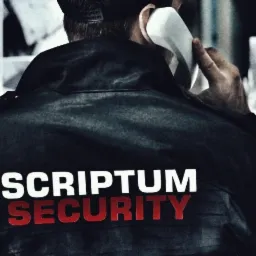 Operator ochrony w czarnej kurtce z napisem 'Scriptum Security' na plecach, rozmawia przez telefon stacjonarny, w tle monitory z obrazem z kamer monitoringu.