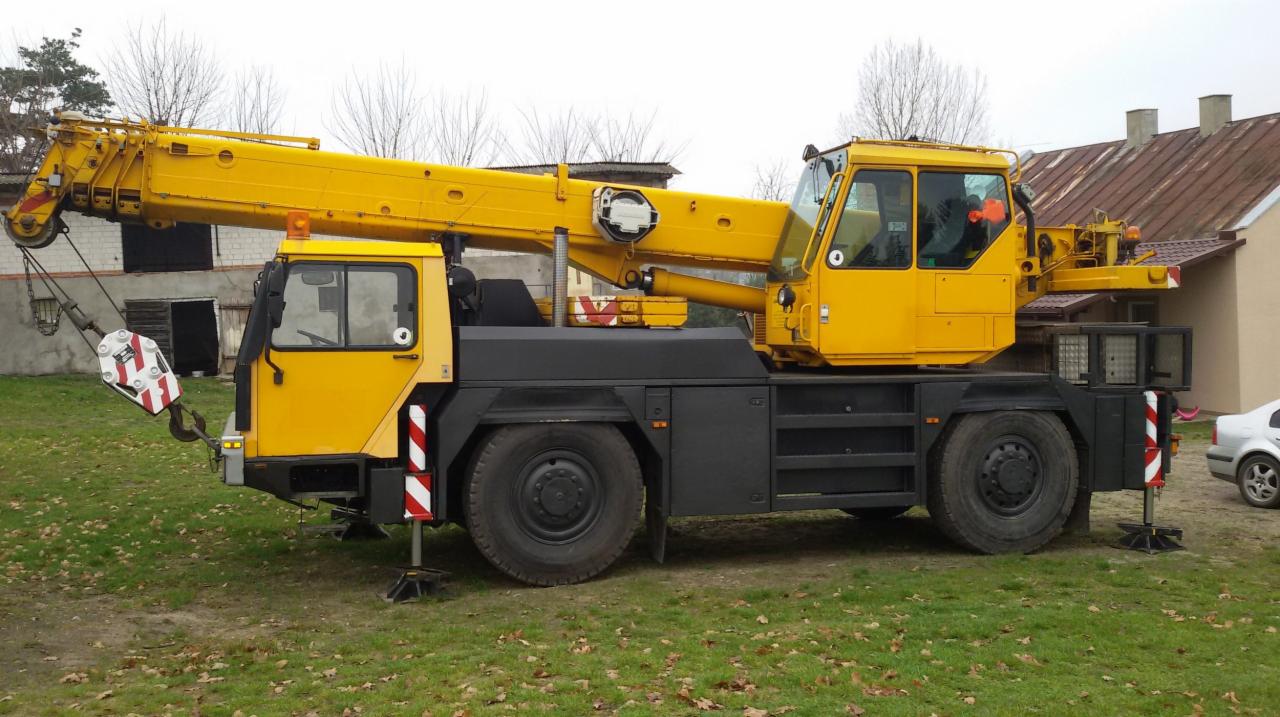 Usługi dźwigiem 30 ton