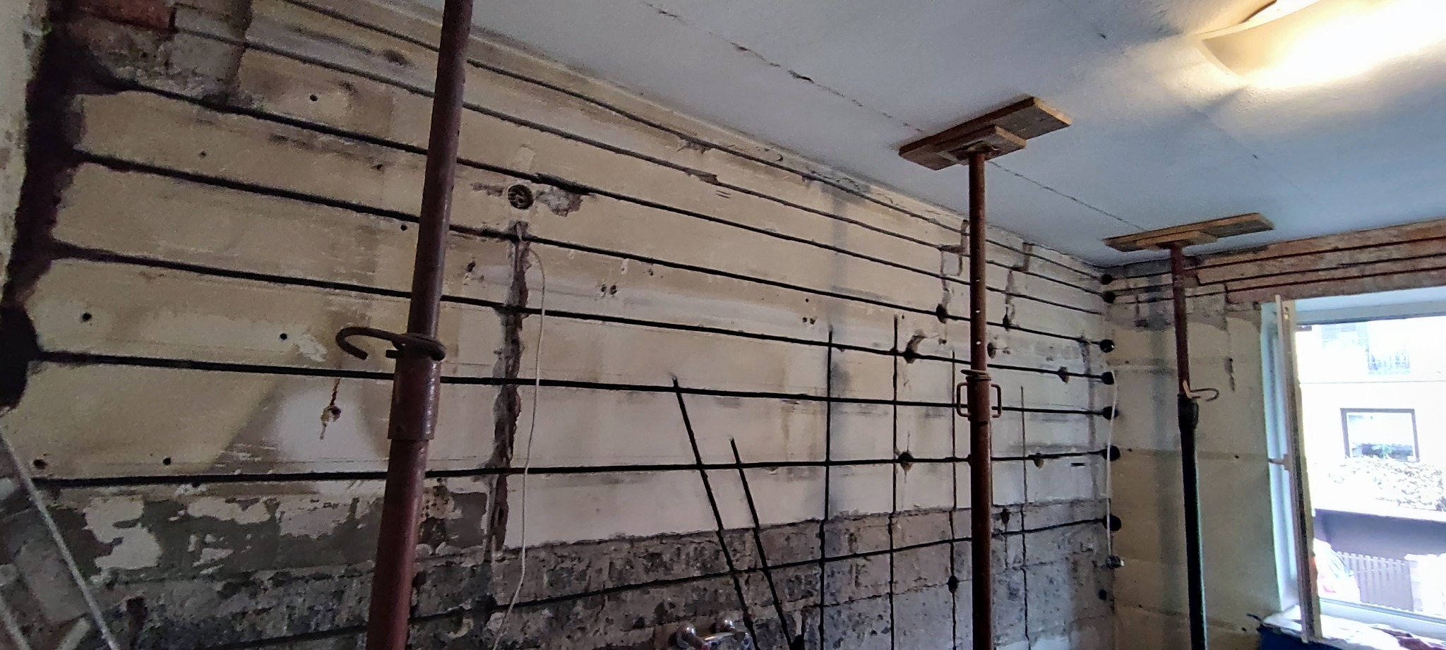 Ankrowanie, naprawa i zabezpieczenie konstrukcji murowych