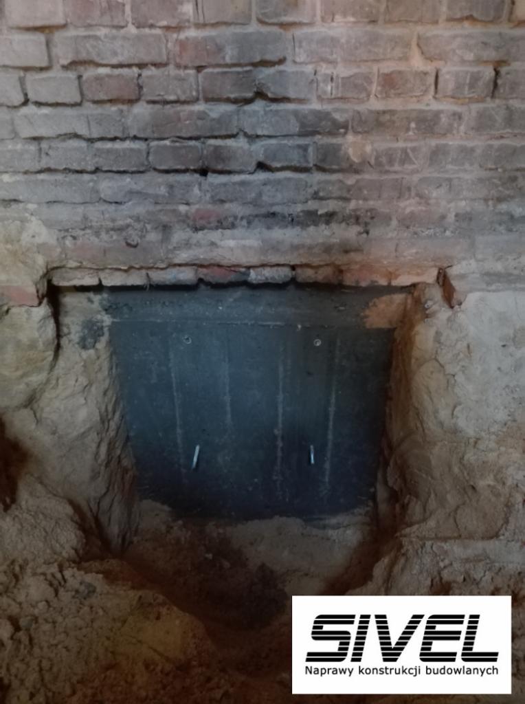 Wzmacnianie fundamentów ceglanych metodą podbicia.